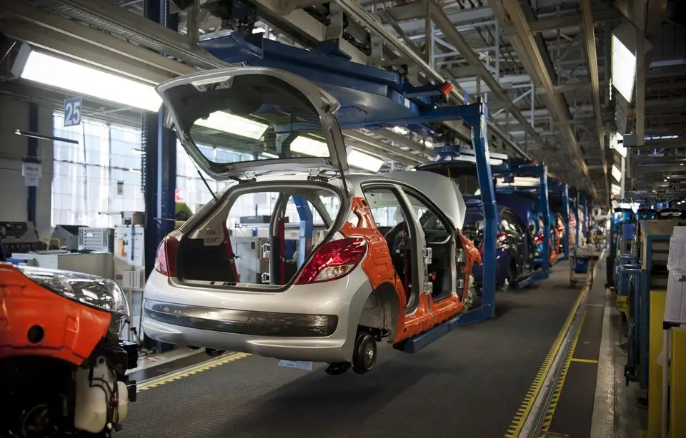 PEUGEOT va verser une prime d’intéressement de 4.100 € à ses salariés aux plus bas salaires.
