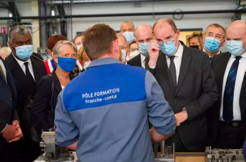 Aides financières et contrats d’insertion : le détail du plan jeunes de 6,5 milliards d’euros