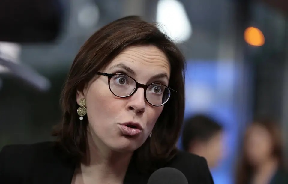 Des « sous-préfets à la relance » nommés « partout en France » pour « débloquer » l’administration !