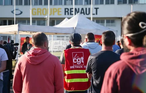 Fonderie de Bretagne : La direction retenue par des salariés à l’intérieur de l’usine !