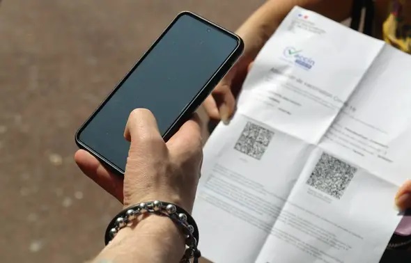 Pass sanitaire : Extension aux établissements accueillant plus de 50 personnes