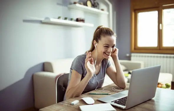 Formation : Pôle emploi mise sur les cursus à distance.
