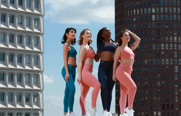 « Les Poulettes Fitness » lancent une collection fabriquée avec les déchets récupérés dans les océans !