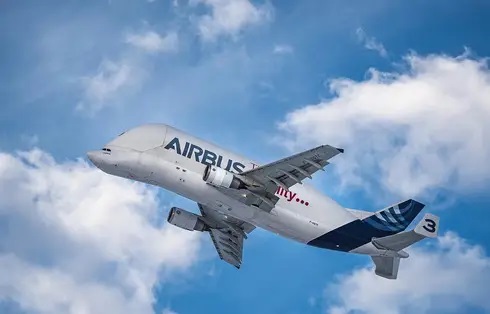 Aéronautique : AIRBUS se lance dans le fret commercial.