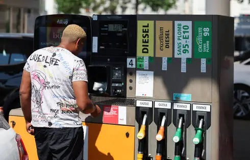 Carburants : Pourquoi le gazole coûte plus cher qu'en 2008, alors que le baril, lui, est moins cher !
