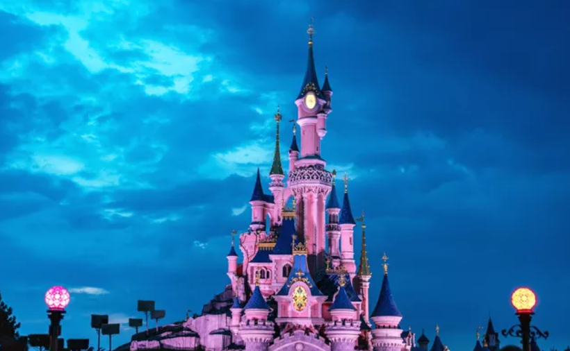 Disneyland Paris : les infirmiers en grève, l'activité du parc potentiellement menacée