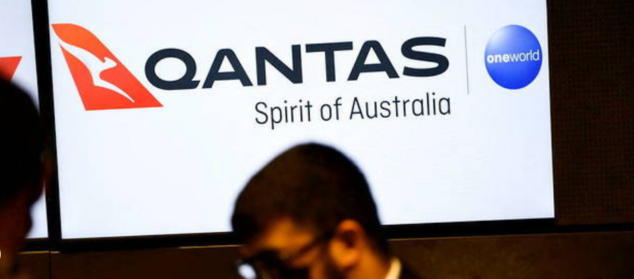 Chez Qantas, les cadres vont travailler comme bagagistes