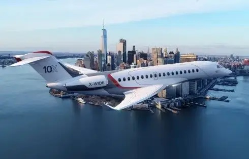 Rolls-Royce installe une usine près de Bordeaux pour équiper le futur avion d’affaires de Dassault.