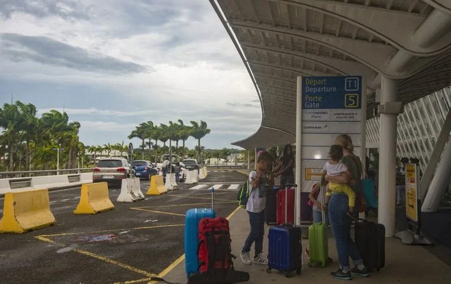 Antilles : Onzième jour de grève des pilotes de la compagnie Air Antilles, le groupe en cessation de paiements