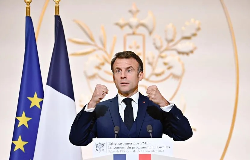 Plein emploi : Emmanuel Macron ordonne aux chefs d’entreprise de se « réveiller » !!!