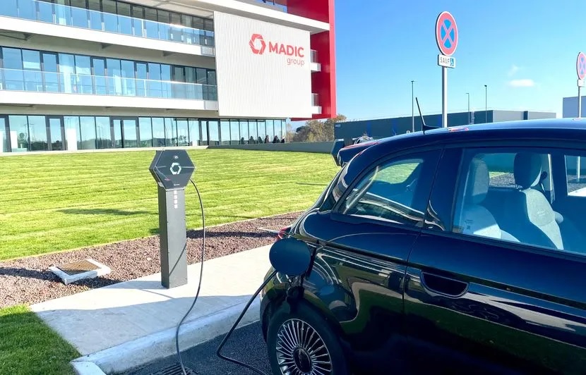 Voiture électrique : Réseaux de bornes de recharge incohérents …