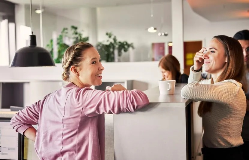 Sur LinkedIn, mettre en avant ses compétences peut vous permettre de décrocher votre 1ᵉʳ emploi !