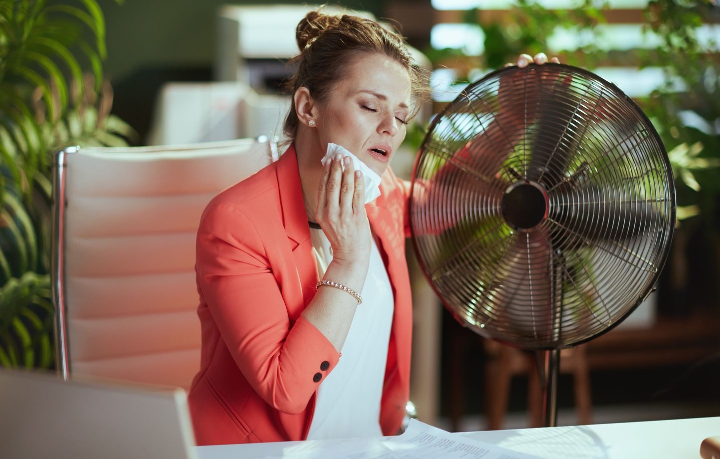 Comment éviter que la chaleur nous mette de mauvaise humeur au travail ?