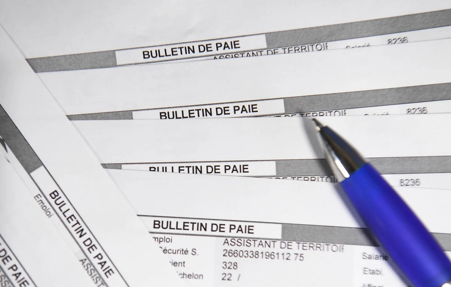 Connaître le salaire de son collègue ? Une directive européenne impose à la France la transparence en 2026 !