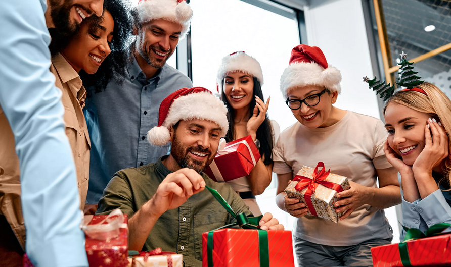 Christmas party, Secret Santa... Votre employeur peut-il vous obliger &agrave; participer &agrave; la f&ecirc;te ? La justice tranche