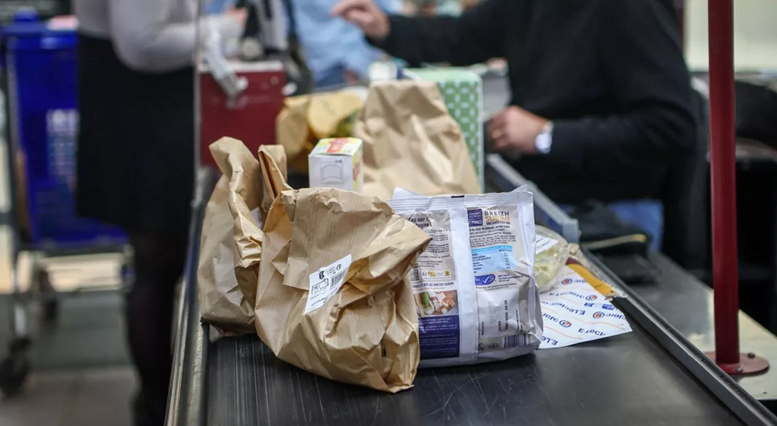 Prime d'activit&eacute;, all&egrave;gements de charges : Lecornu l&acirc;che du lest pour soutenir le travail