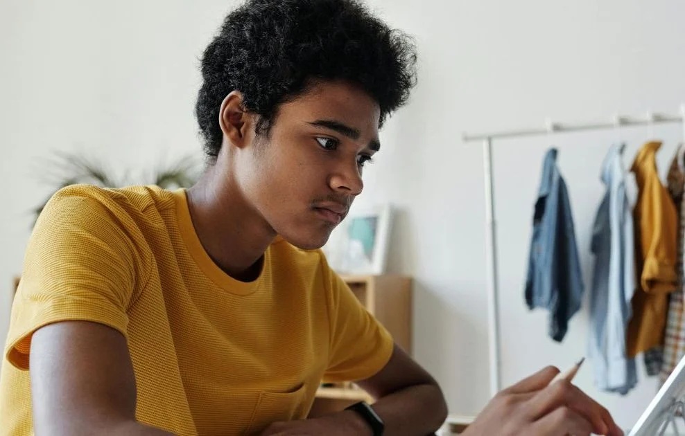 Alternance : Baisse des aides aux entreprises officialis&eacute;e pour 2026