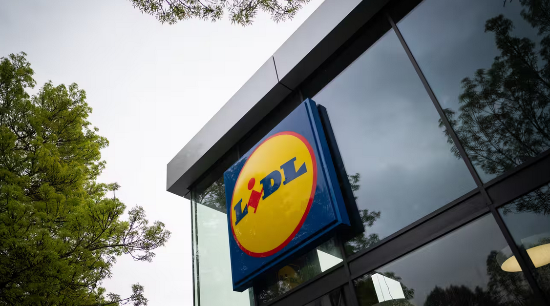 Lidl n'a pas profit&eacute; des ann&eacute;es de forte inflation et taille dans ses effectifs 