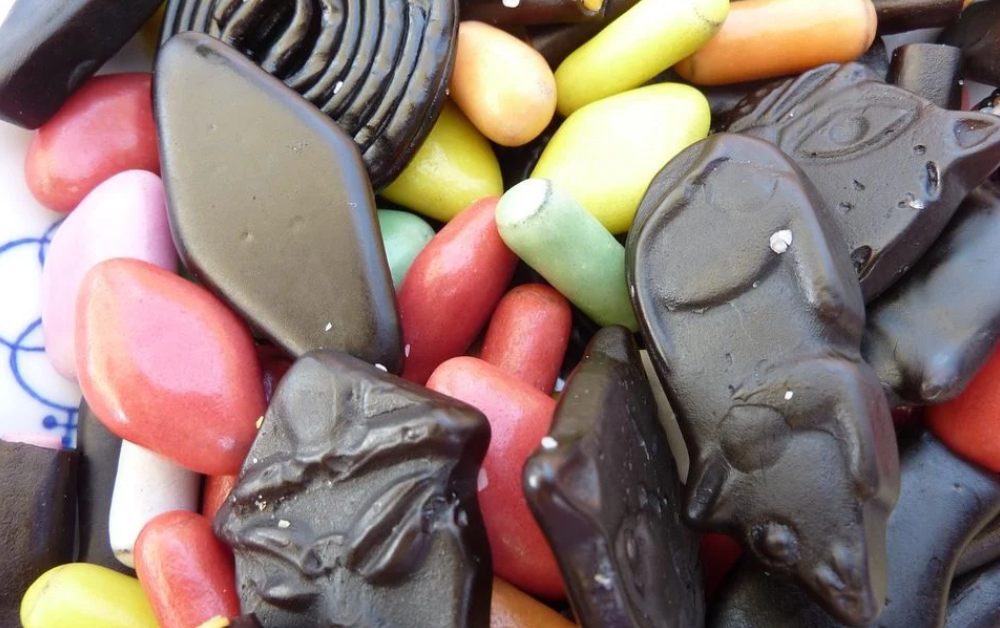 Espagne : Vir&eacute; pour avoir mang&eacute; un bonbon destin&eacute; &agrave; la poubelle, il fait annuler son licenciement