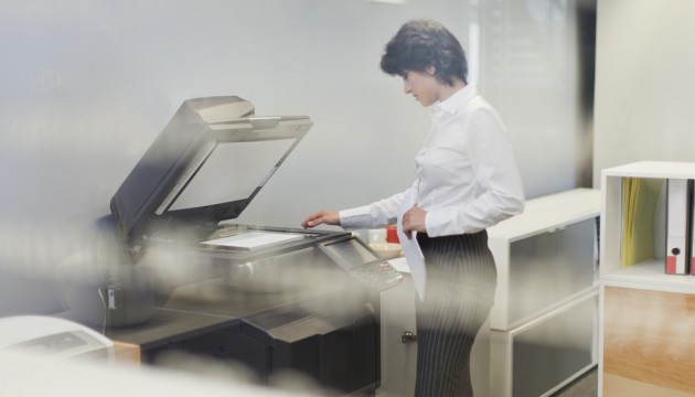 Vie au bureau : ce que vous risquez en utilisant du matériel pro à des fins personnelles