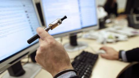 Au travail, il est interdit de vapoter!