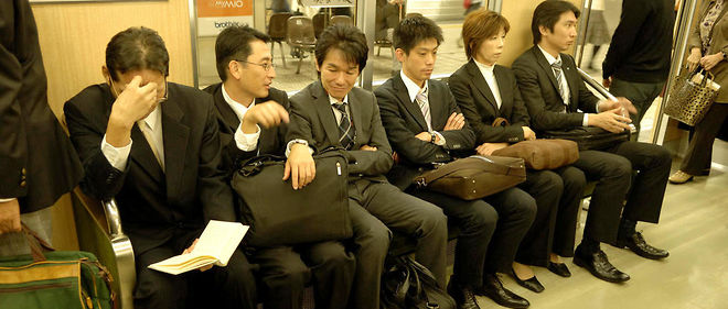 Au Japon, les salariés se tuent (vraiment) à la tâche