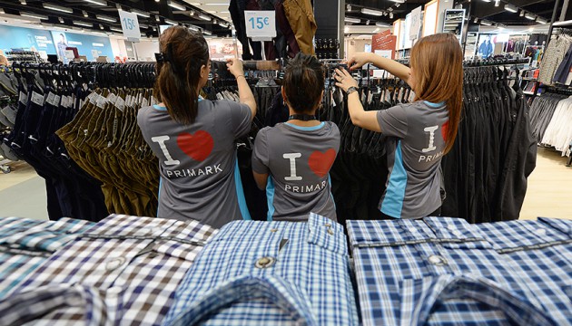 Clients impolis, salaire de misère et flicage des chefs... ma vie de vendeuse chez Primark