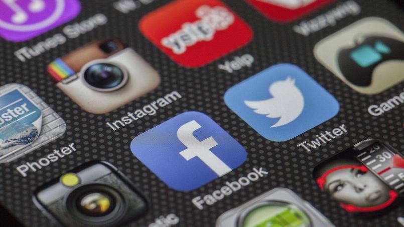 Sur les réseaux sociaux, les jeunes diplômés restent discrets sur leur employeur