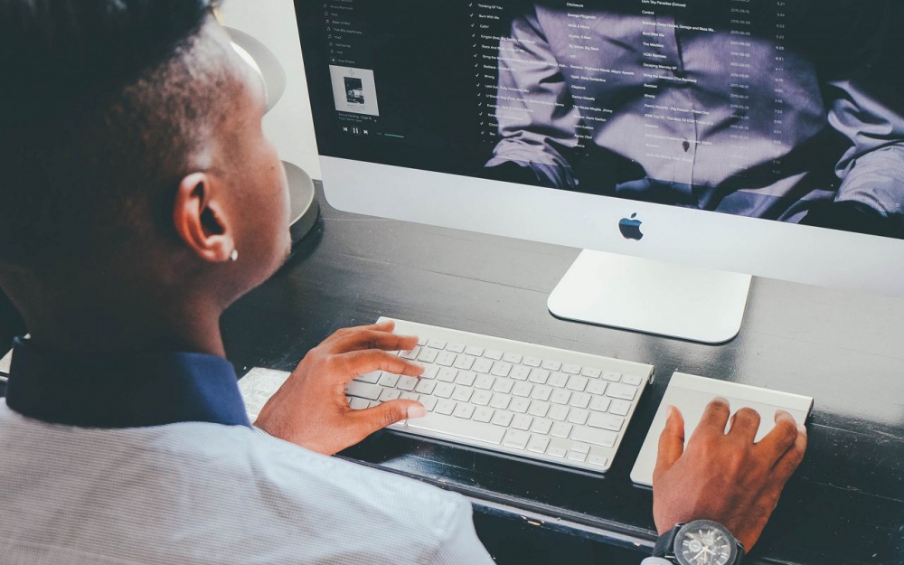 Votre employeur a-t-il le droit de surveiller vos mails ?
