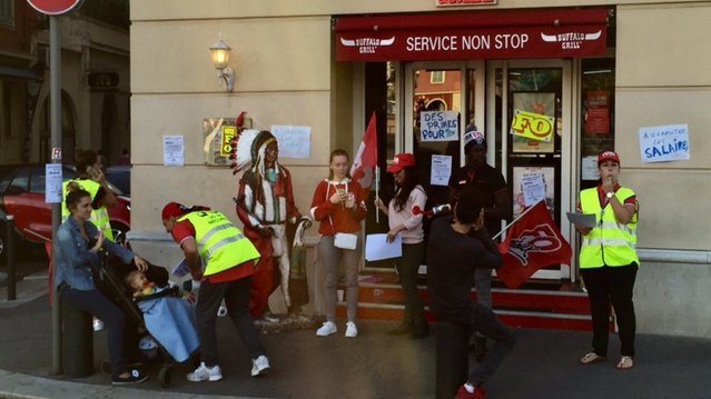 Les salariés du Buffalo Grill de Nice en grève