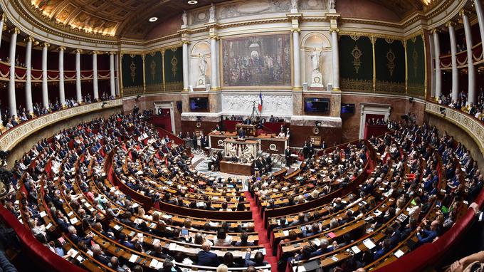Ordonnances MACRON : La réforme n'aura force de loi qu'après avoir été votée au Parlement. La première lecture est prévue le 20 novembre.