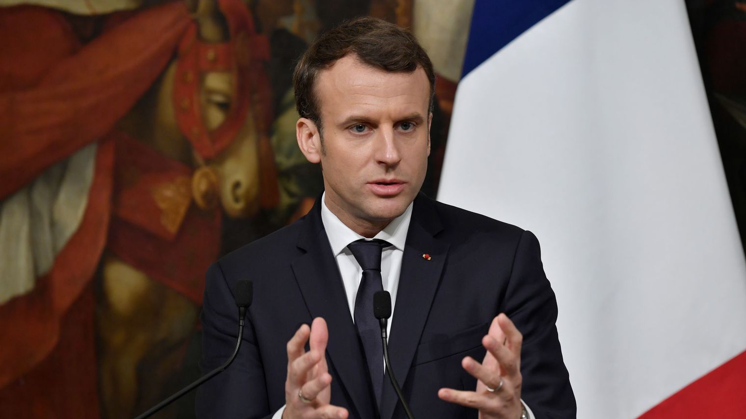 Macron chez Toyota dans le Nord puis à Versailles pour séduire les multinationales !