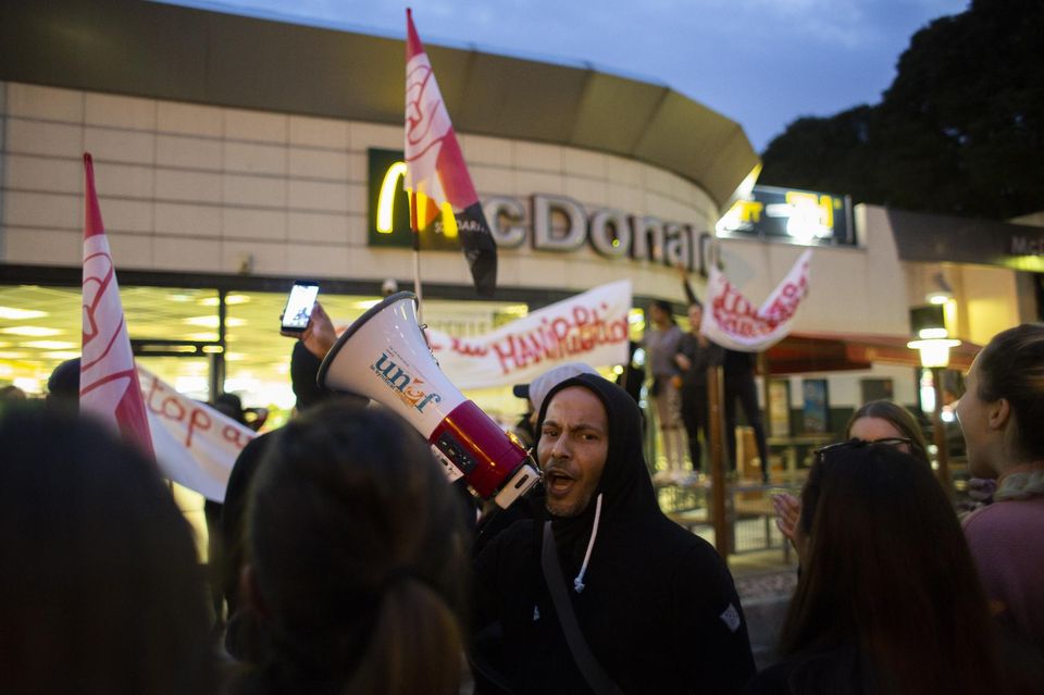 Mc Donald de Marseille : «Soit il s’en va, soit on vire tous les salariés» !